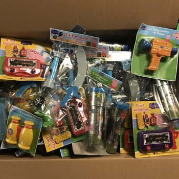 MIX ZABAWEK ŚWINKA PEPPA (100 szt.) - Wypełnienie Skrzyni Skarbów