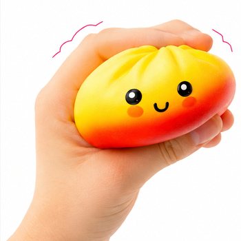 RAGE - LUCKY DUMPLINGS - Gniotek Squishy Bun Dumpling DUŻY Wym. 8.5 x 8.5 x 4.8 cm - W DISPLAYU (12 szt.)