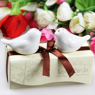 Zestaw Solniczka i Pieprzniczka "LOVE BIRDS" Upominek Ślubny (5 szt.)