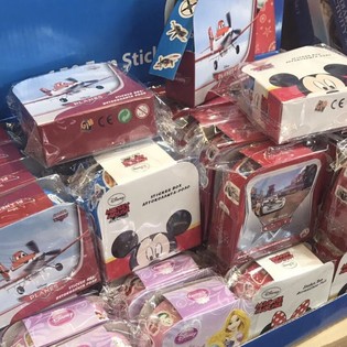 NAKLEJKI DISNEY MIX W DYSPENSERZE (48 szt.)